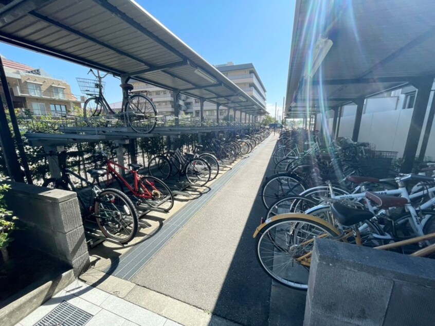 駐輪場 サニープレイス港島