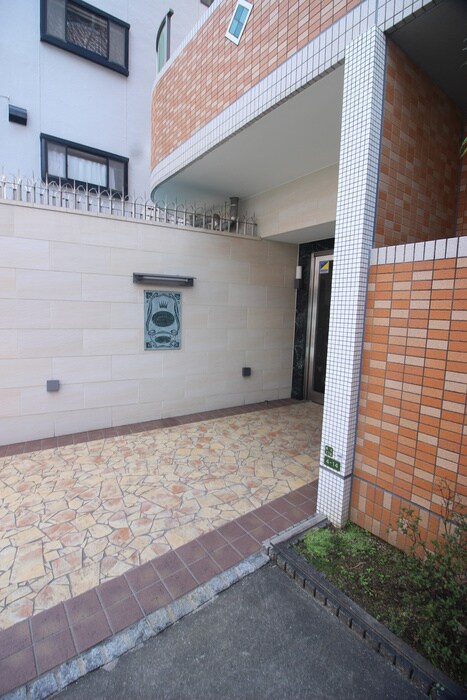 エントランス部分 相川フラワーコート