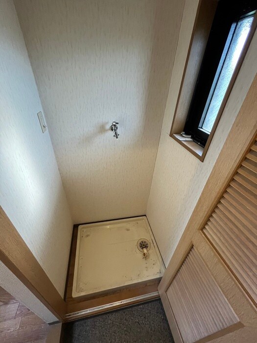 洗濯機置場 リバ－サイド西牧野