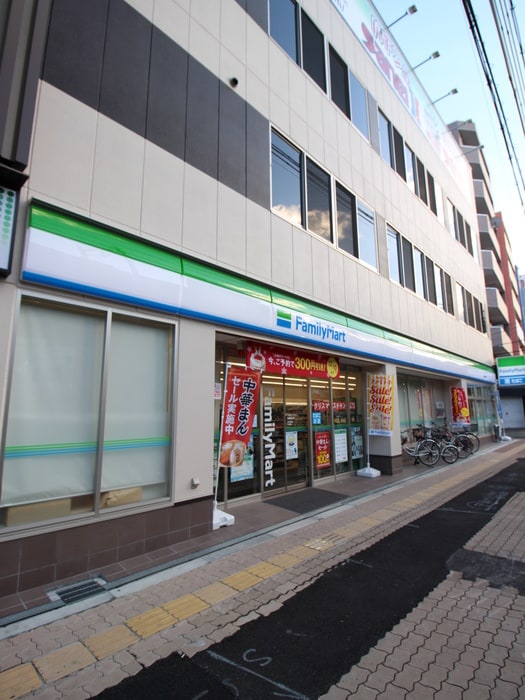 ファミリーマート 鶴橋駅北店(コンビニ)まで79m サンハイツ東小橋