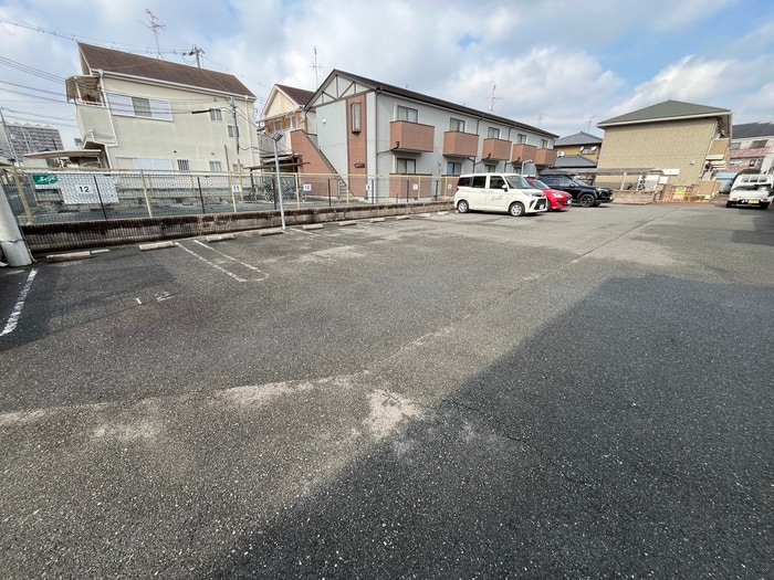 駐車場 シャルマンカルチェ