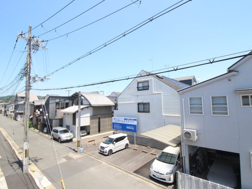 室内からの展望 ラ・ぺ北大路小山