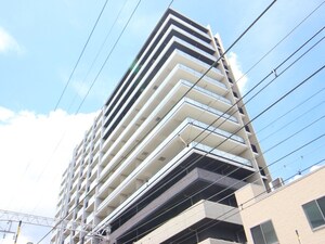 ﾜｺｰﾚ塚口駅前ﾌｧｰｽﾄｴﾝﾌﾞﾚﾑ（402）