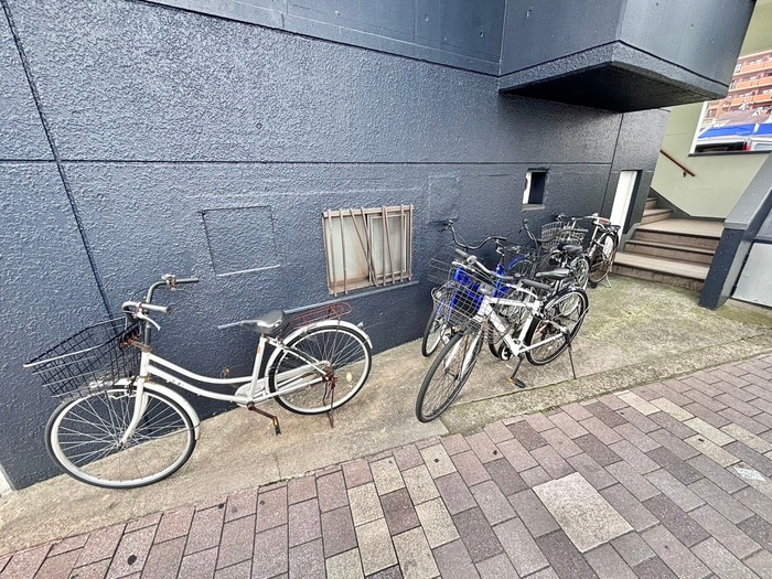 駐輪場 本町ビル