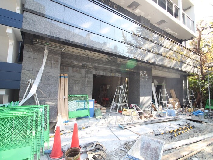 エントランス部分 ﾌﾟﾚｻﾝｽOSAKA西中島ﾘｴｿﾞﾝ(501)