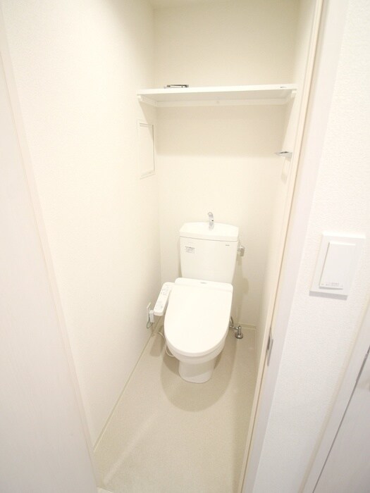 トイレ ﾌﾟﾚｻﾝｽOSAKA西中島ﾘｴｿﾞﾝ(501)