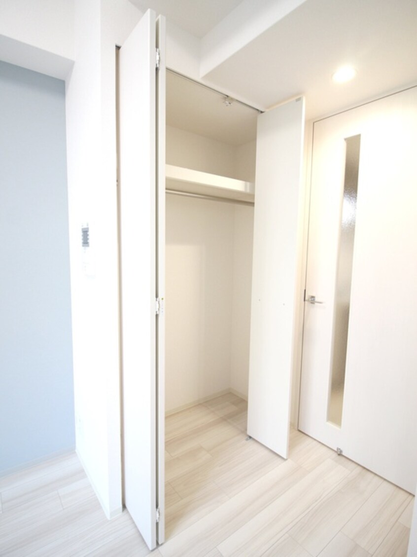 収納 ﾌﾟﾚｻﾝｽOSAKA西中島ﾘｴｿﾞﾝ(501)