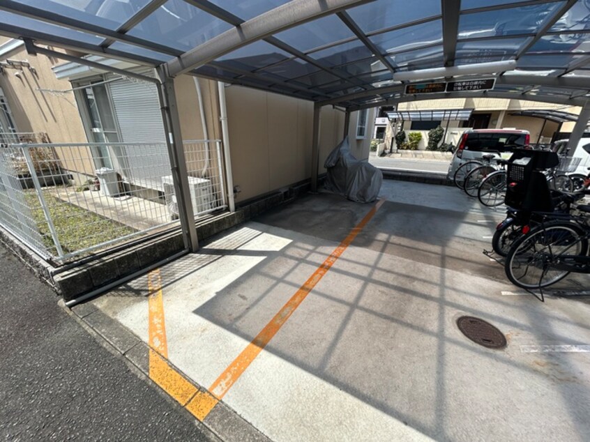 バイク置き場 フレグランス桂　Ｂ棟