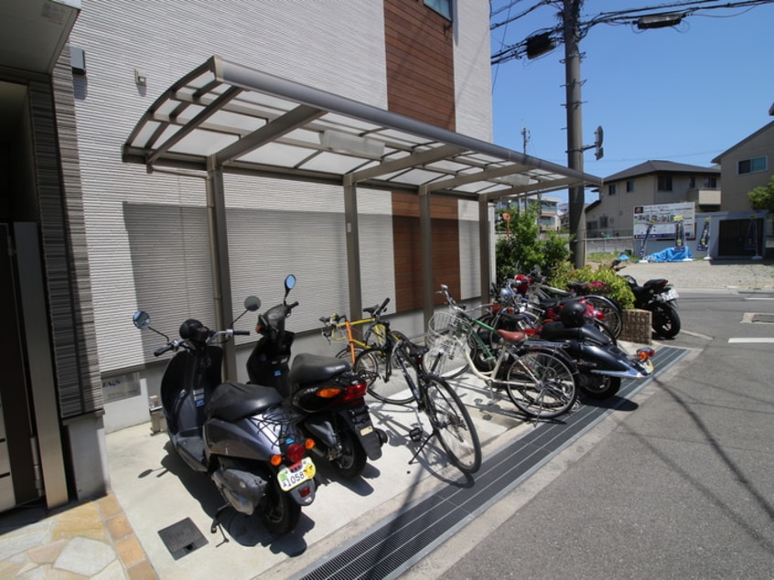 駐輪場 マノワールⅡ番館