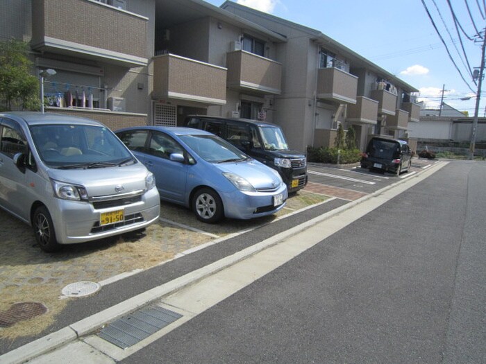 駐車場 ロイヤルヘルツ