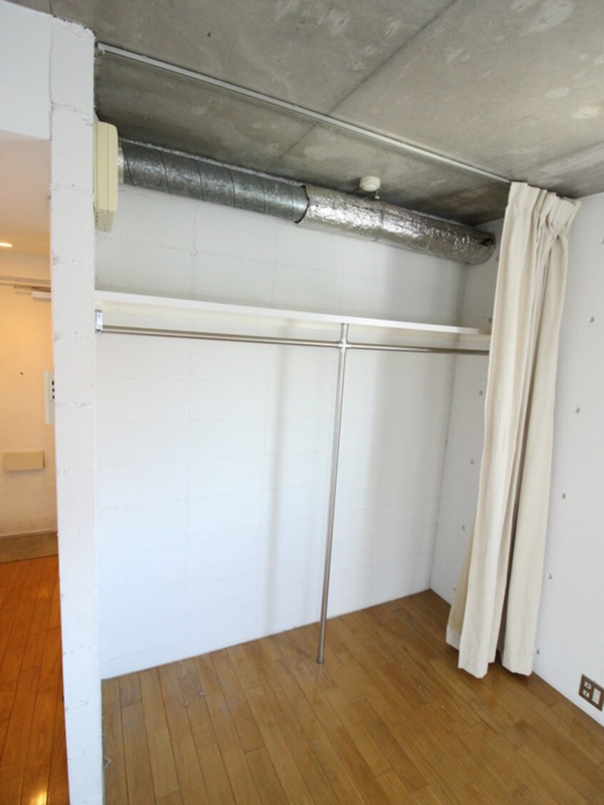 収納 シ－ズ・アパ－トメント中之島