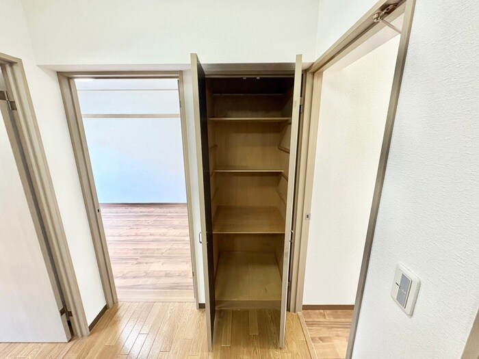 収納 東香里野村マンション