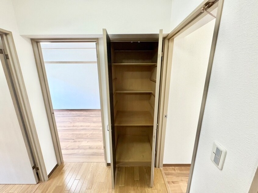 収納 東香里野村マンション