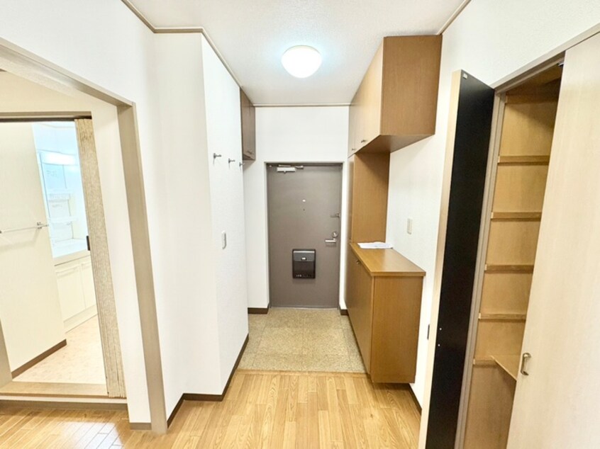 玄関 東香里野村マンション