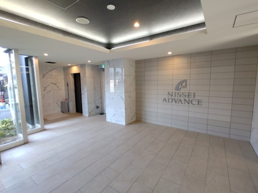 エントランス部分 ｱﾄﾞﾊﾞﾝｽ江坂東ﾃﾞﾊﾟｰﾙ(403)