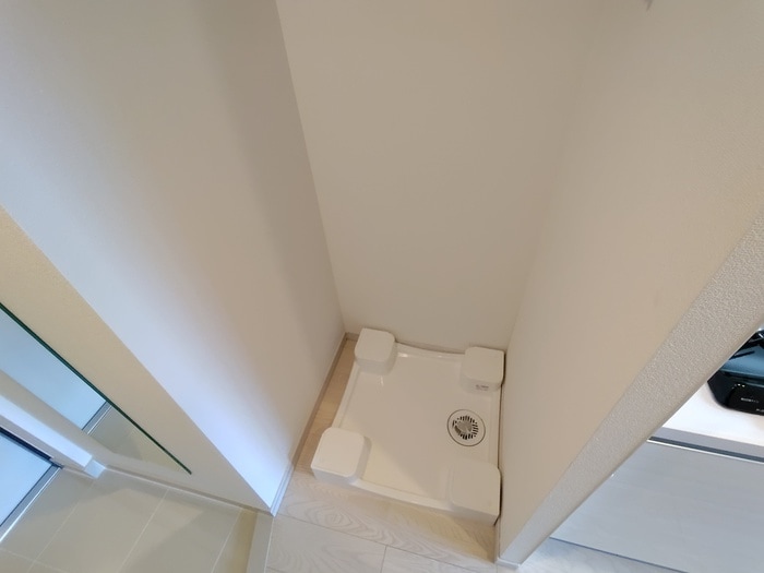 洗濯機置場 ｱﾄﾞﾊﾞﾝｽ江坂東ﾃﾞﾊﾟｰﾙ(403)