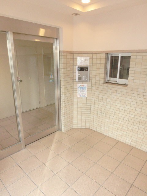 エントランス部分 パレスコ－ト