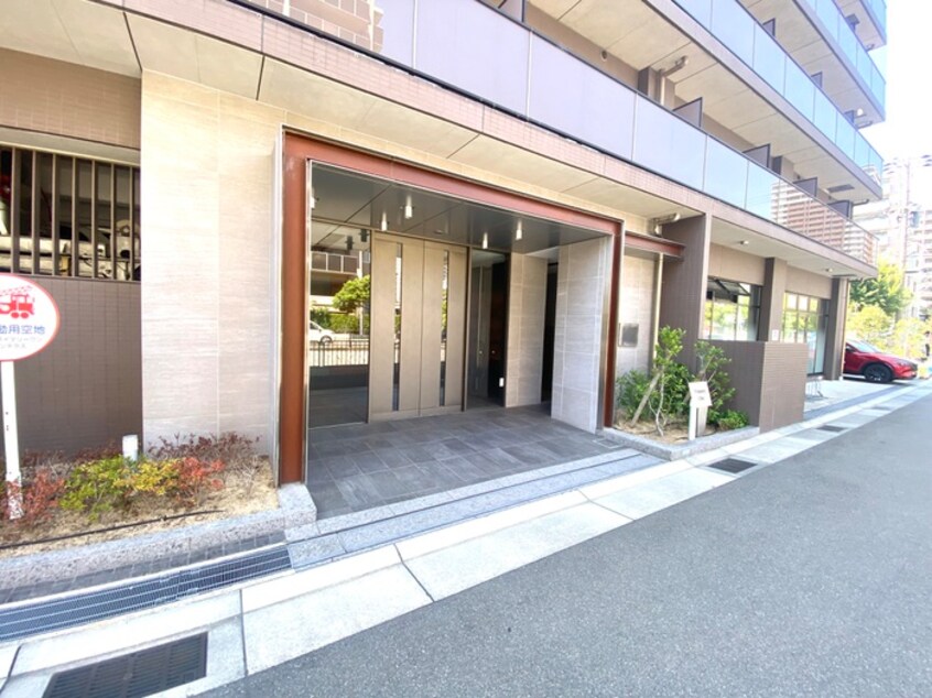 エントランス部分 西宮北口ﾌﾟﾗｲﾏﾘｰﾜﾝｶﾞｰﾃﾞﾝﾃﾗｽ