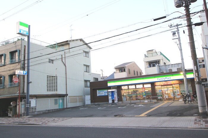 ファミリーマート東田辺三丁目店(コンビニ)まで350m パルク七星・長居公園