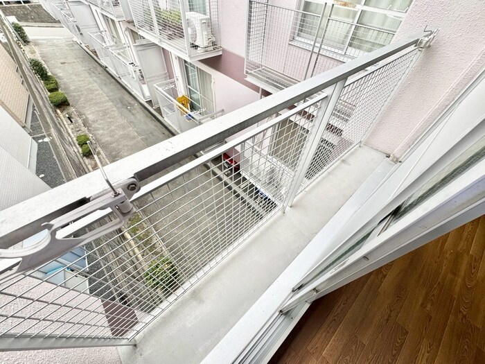 室内からの展望 ドミトリ－箕面