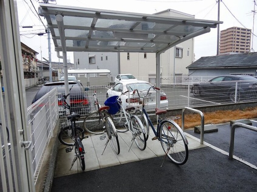 駐輪場 クオリティ西三国