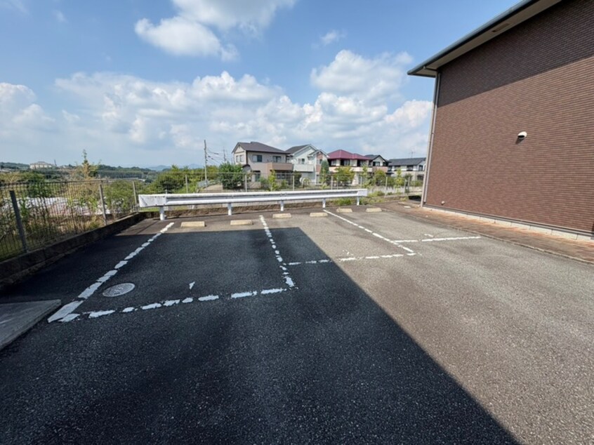 駐車場 ハピネスサイノ
