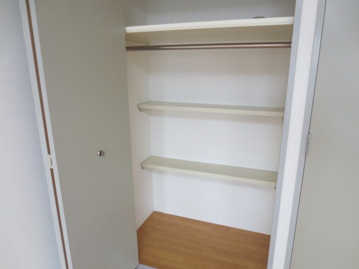 収納 ﾓﾀﾞﾝｱﾊﾟｰﾄﾒﾝﾄ神戸新長田