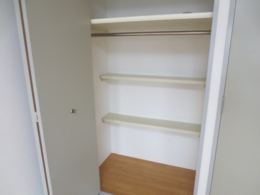 収納 ﾓﾀﾞﾝｱﾊﾟｰﾄﾒﾝﾄ神戸新長田