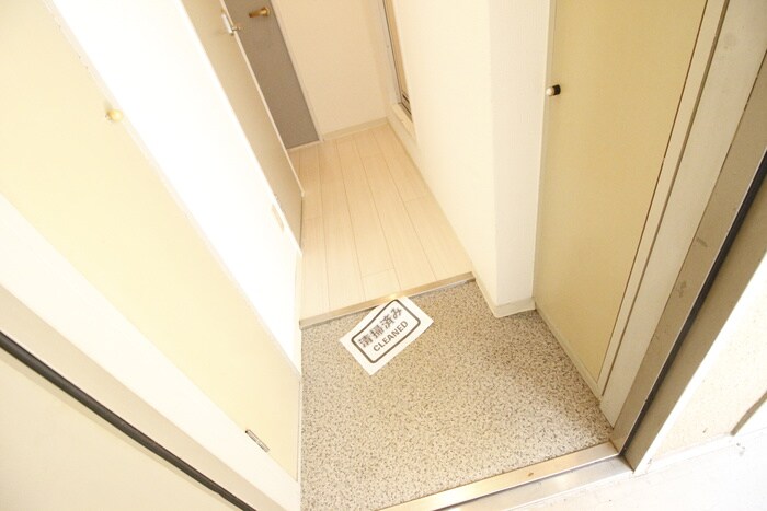 玄関 ﾓﾀﾞﾝｱﾊﾟｰﾄﾒﾝﾄ神戸新長田