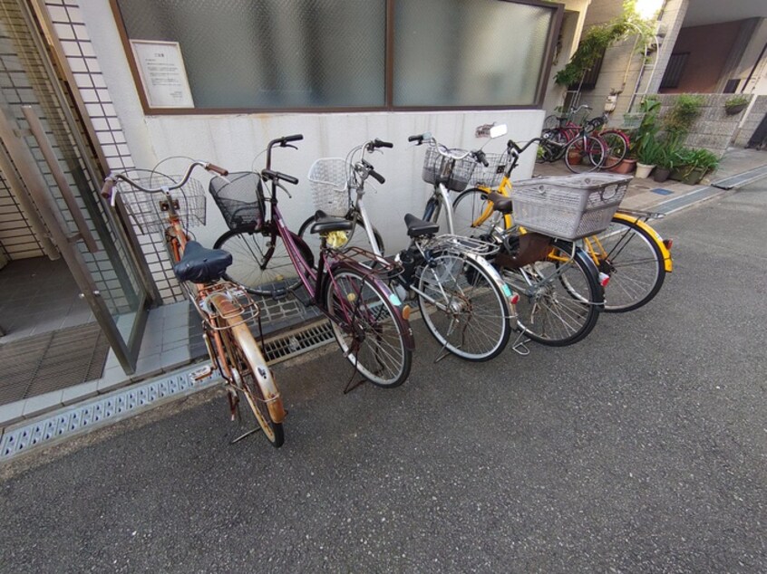 駐輪場 エスタイル服部西