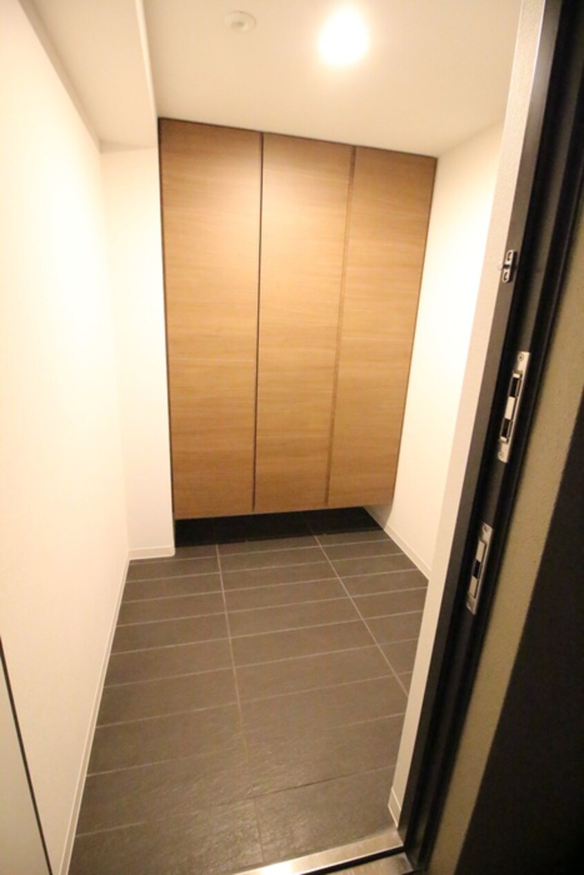 玄関 CASA ALA MODE ROKKAKU108