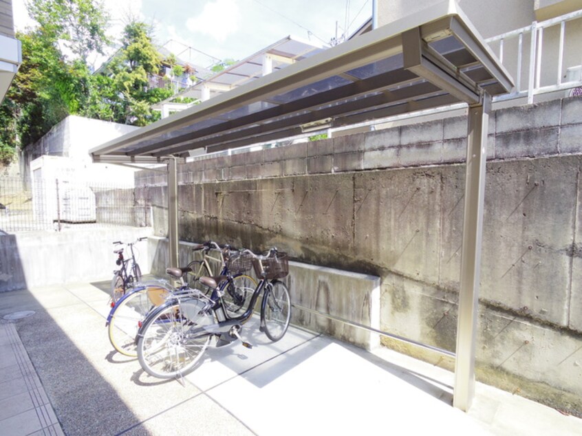 駐輪場 ブリランテ大谷
