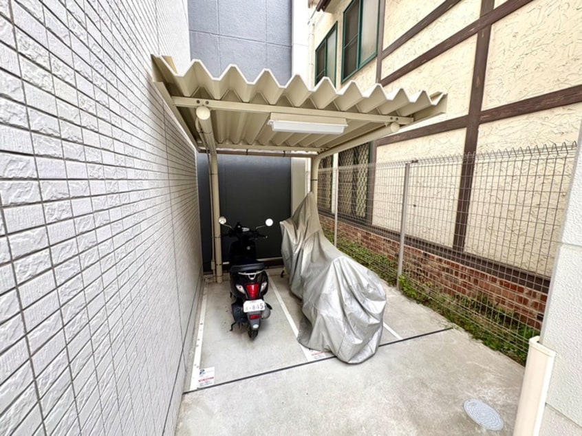 バイク置き場 Laulea加島