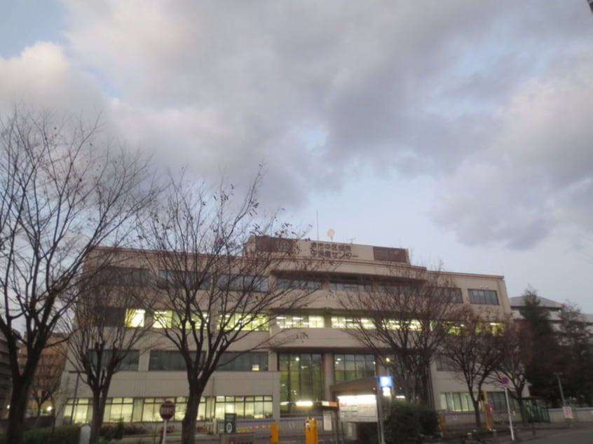 中区役所(役所)まで620m 山崎ビル