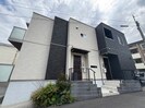 ホワイエ逆瀬川の外観