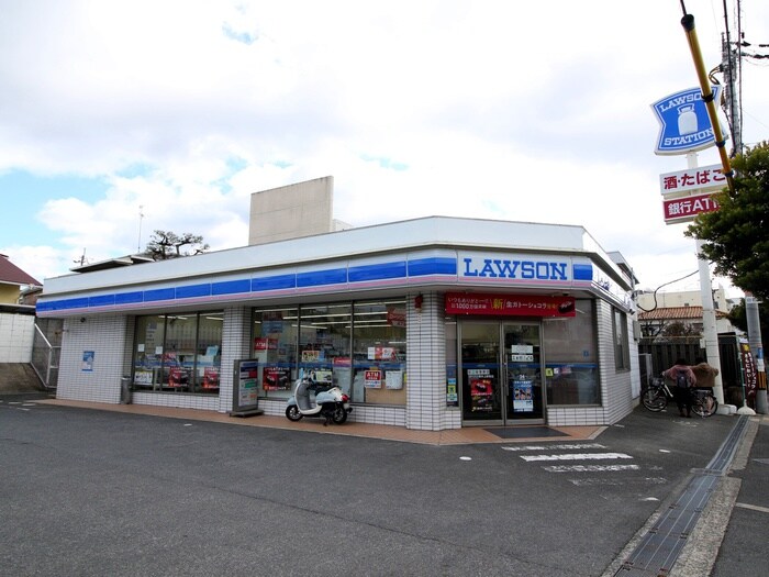 ローソン豊中上野東店(コンビニ)まで136m Ｌａｐｉｓ