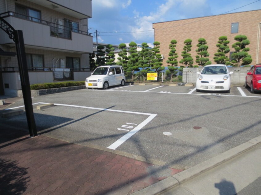 駐車場 STハウス