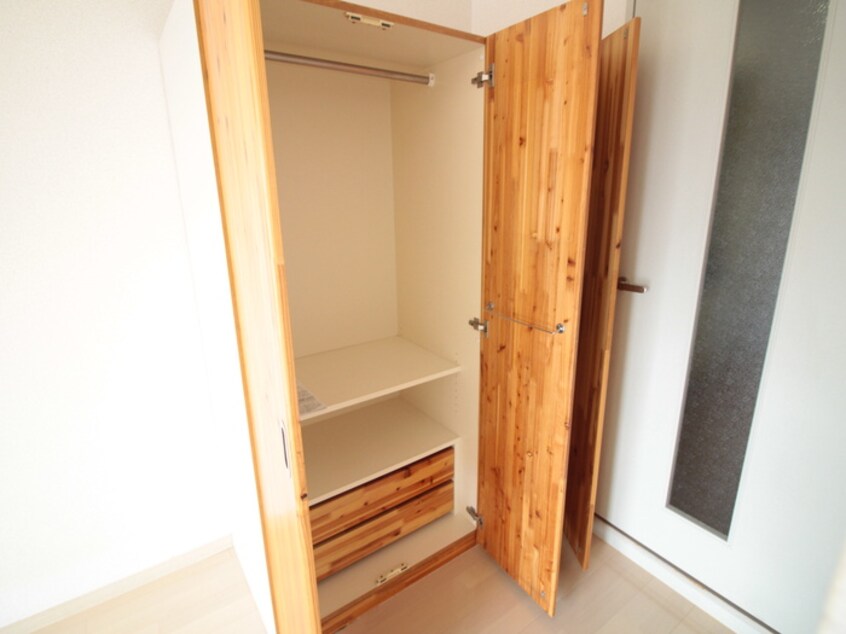 収納 クレスト中もず