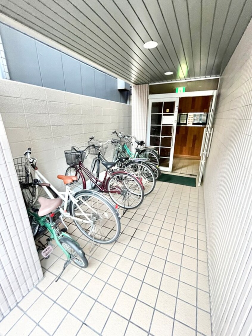 駐輪場 パークドエル東高津