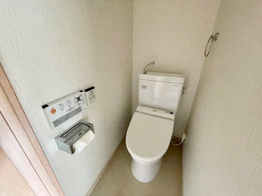 トイレ カサベラ岡本（608）