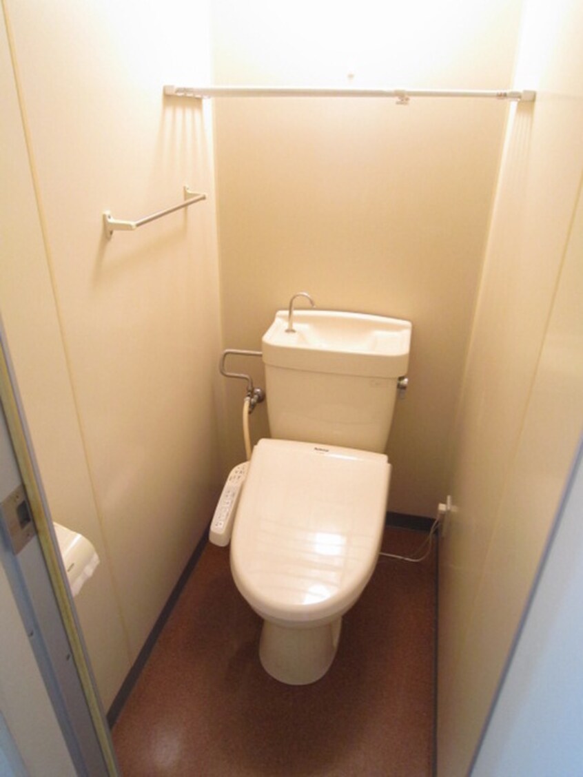 トイレ クリスタル山崎