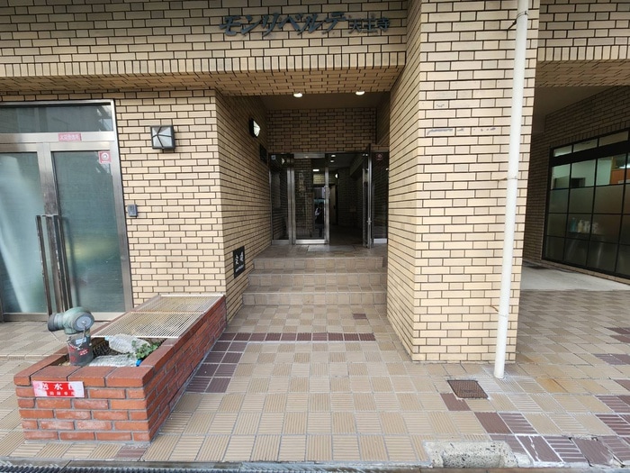 エントランス部分 モンリベルテ天王寺