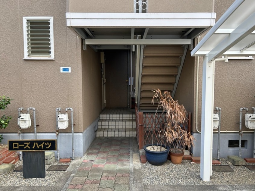 エントランス部分 ロ－ズハイツ