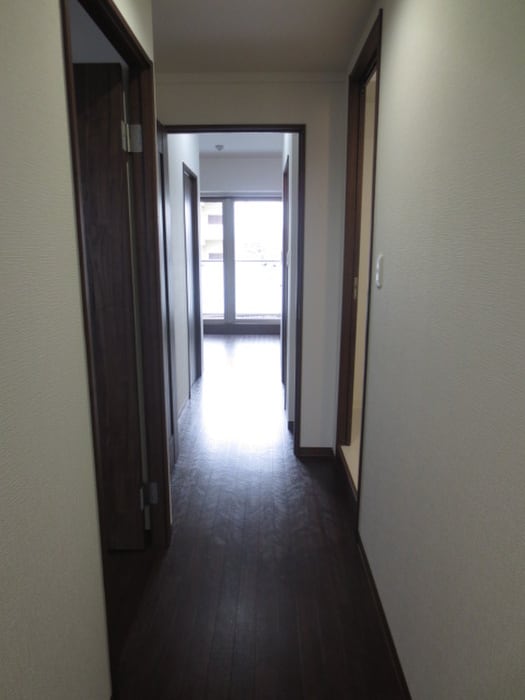 廊下 Eminence Court