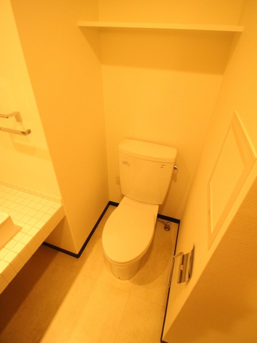 トイレ ＬＡ・パサ－ジュ