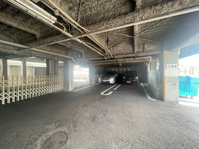 駐車場 ＡＲＫ２号館