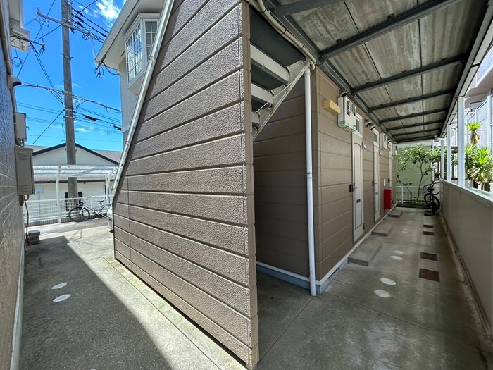 エントランス部分 メゾンマ－メイド