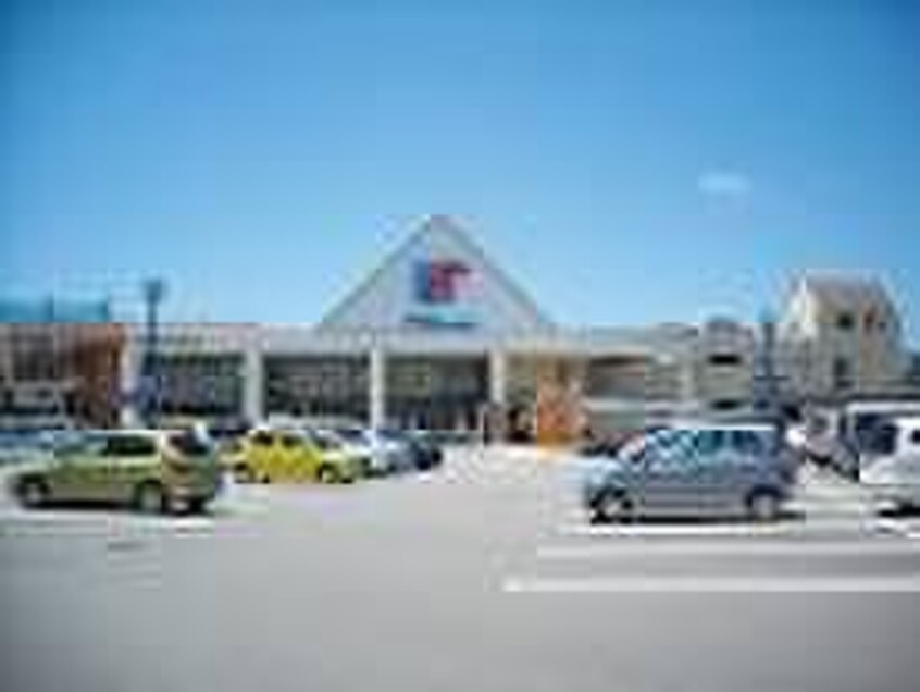 万代(スーパー)まで150m メゾンマ－メイド