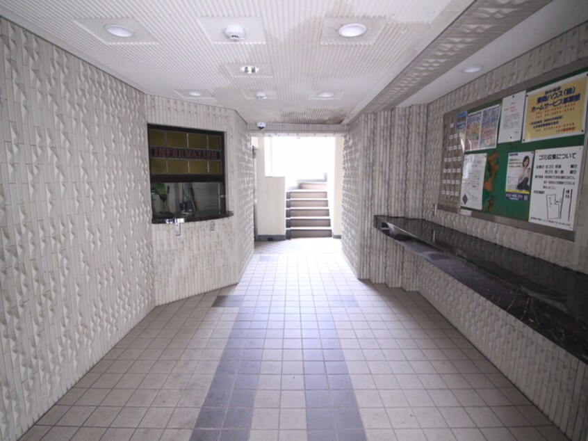 エントランス部分 ダンディライオン石屋川