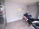 バイク置き場 ダンディライオン石屋川